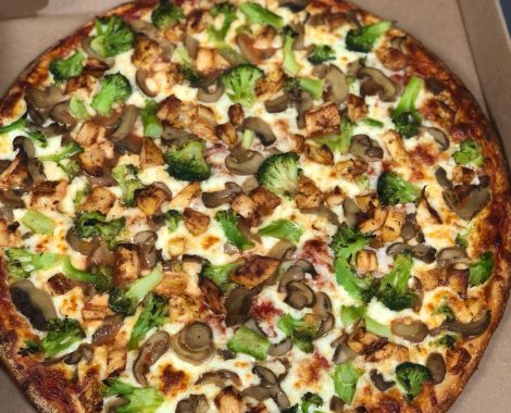 Grilled Chicken, Mushroom & Broccoli Pizza